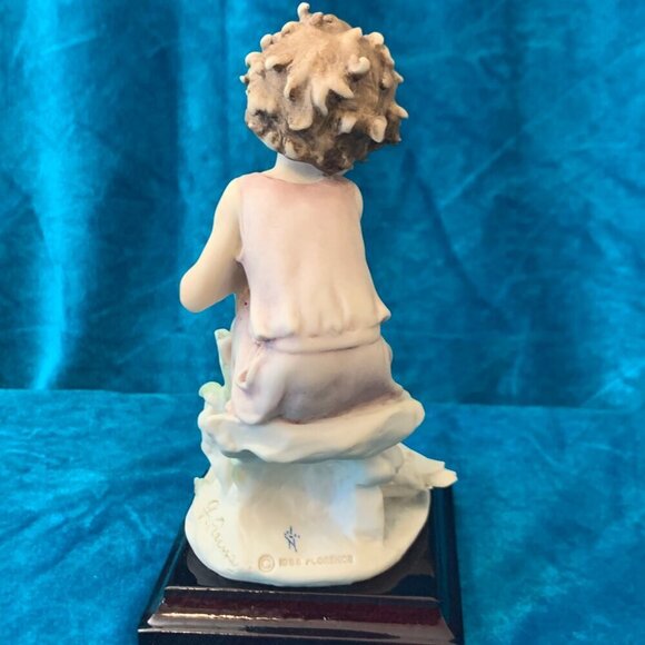 Vintage 1986 sculputre of Little Girl with baby Ducks by G. Armani - porcelain - Picture 5 of 7